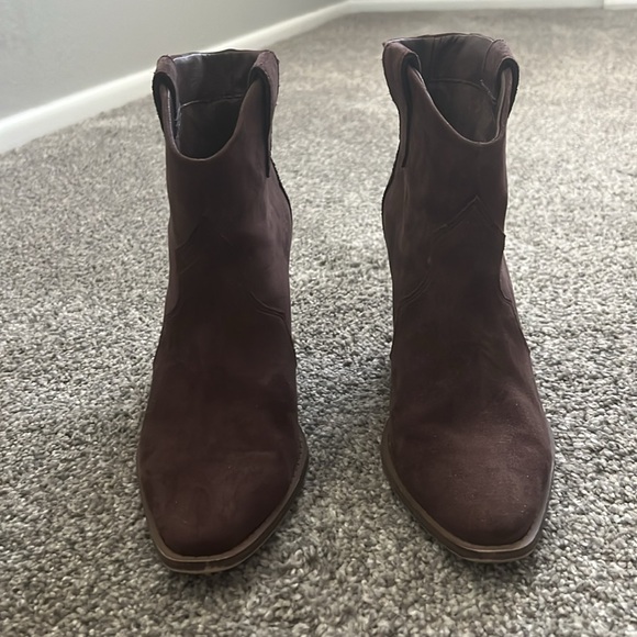 Chinese Laundry Size 9 bootie, maroon/brown - Picture 2 of 4